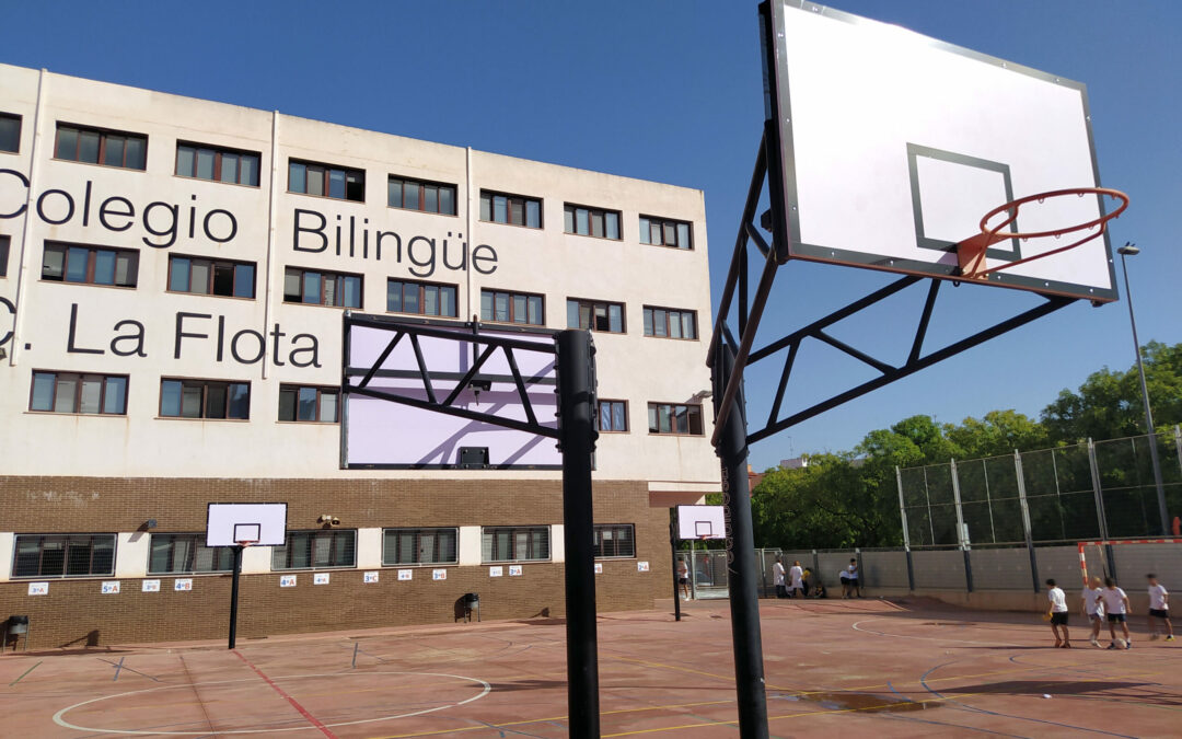 Nuevas canastas en la pista polideportiva